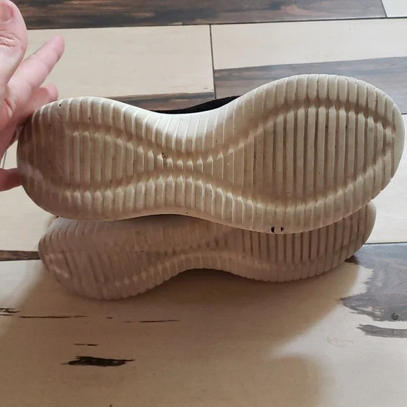 Skechers Ultra Flex Washable Slip Ons-Flourishing Views. Black - Picture 4 of 4